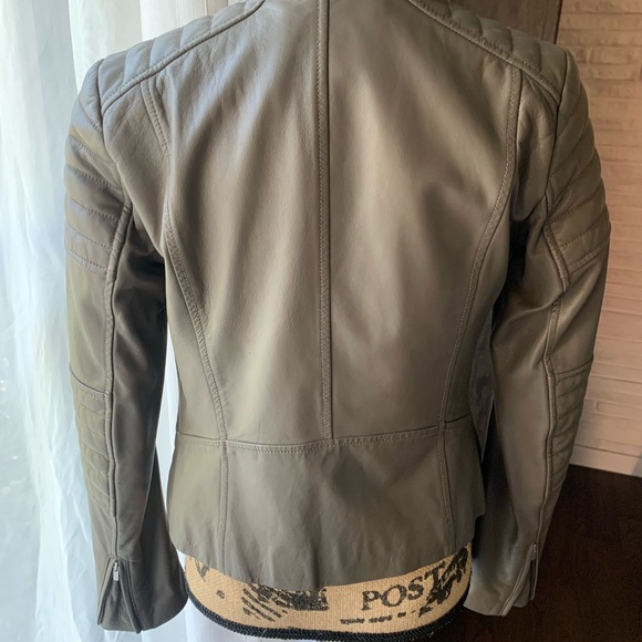 Banana Republic Leather Moto jacket size XS - Picture 5 of 13
